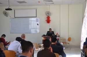 Read more about the article اول محاضرة في اللغة الفارسية لطلبة الدراسة المسائية في الكورس الثاني يلقيها الاستاذ المساعد الدكتور عبد علي كاظم الفتلاوي قسم السياحة في الكلية